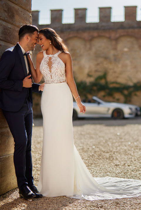 LARA Crepe and lace with spectacular lace train