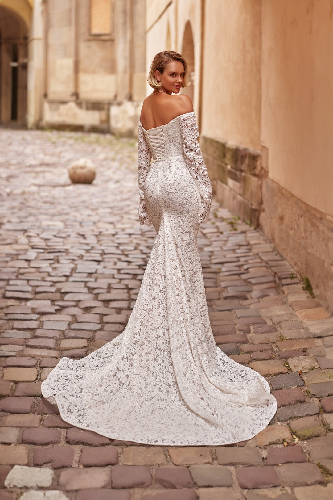 GOLDEN All over lace fit and flare