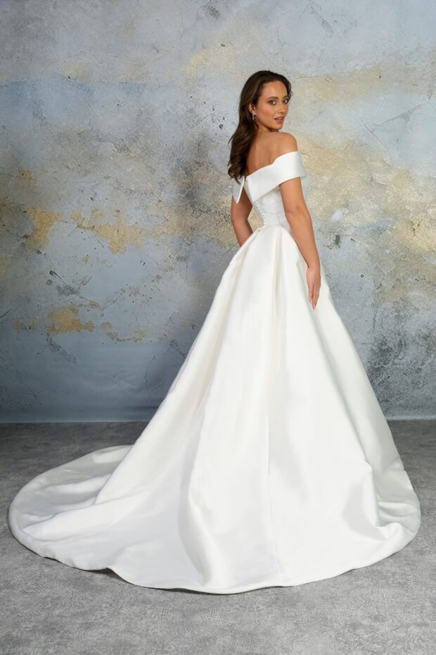 #ANNAMARIE Mikado Plus size