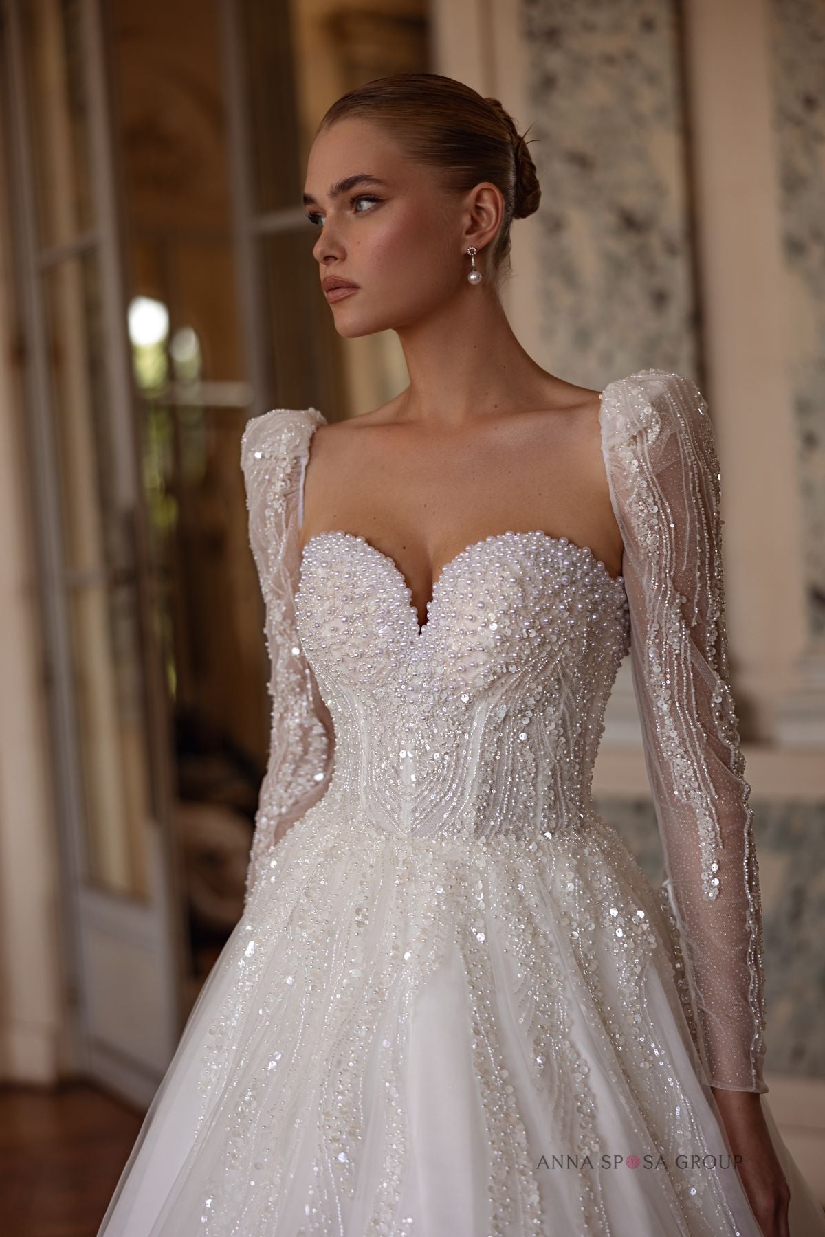THECLA A royal gown in crystals, sequins and pearls
