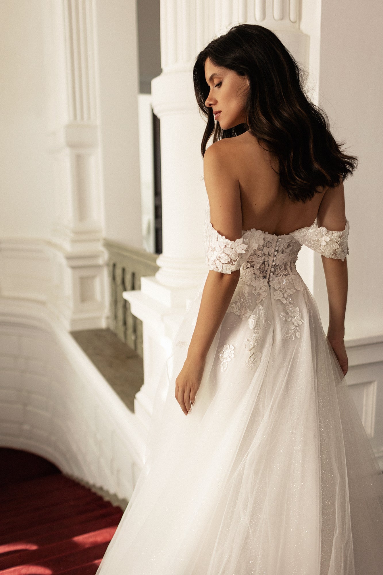 LARA Size 6 - Reflections Bridal Studio