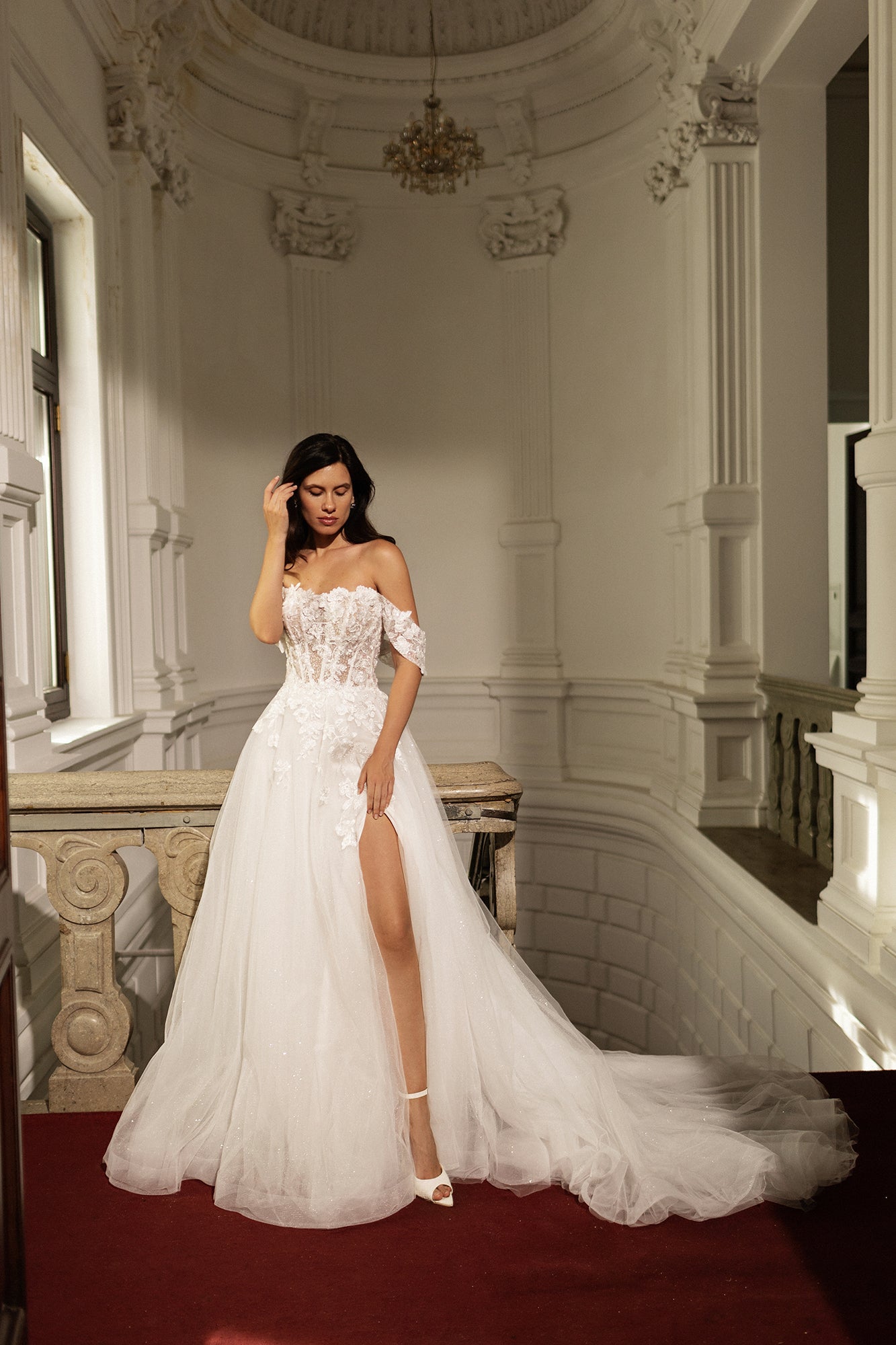 LARA Size 6 - Reflections Bridal Studio