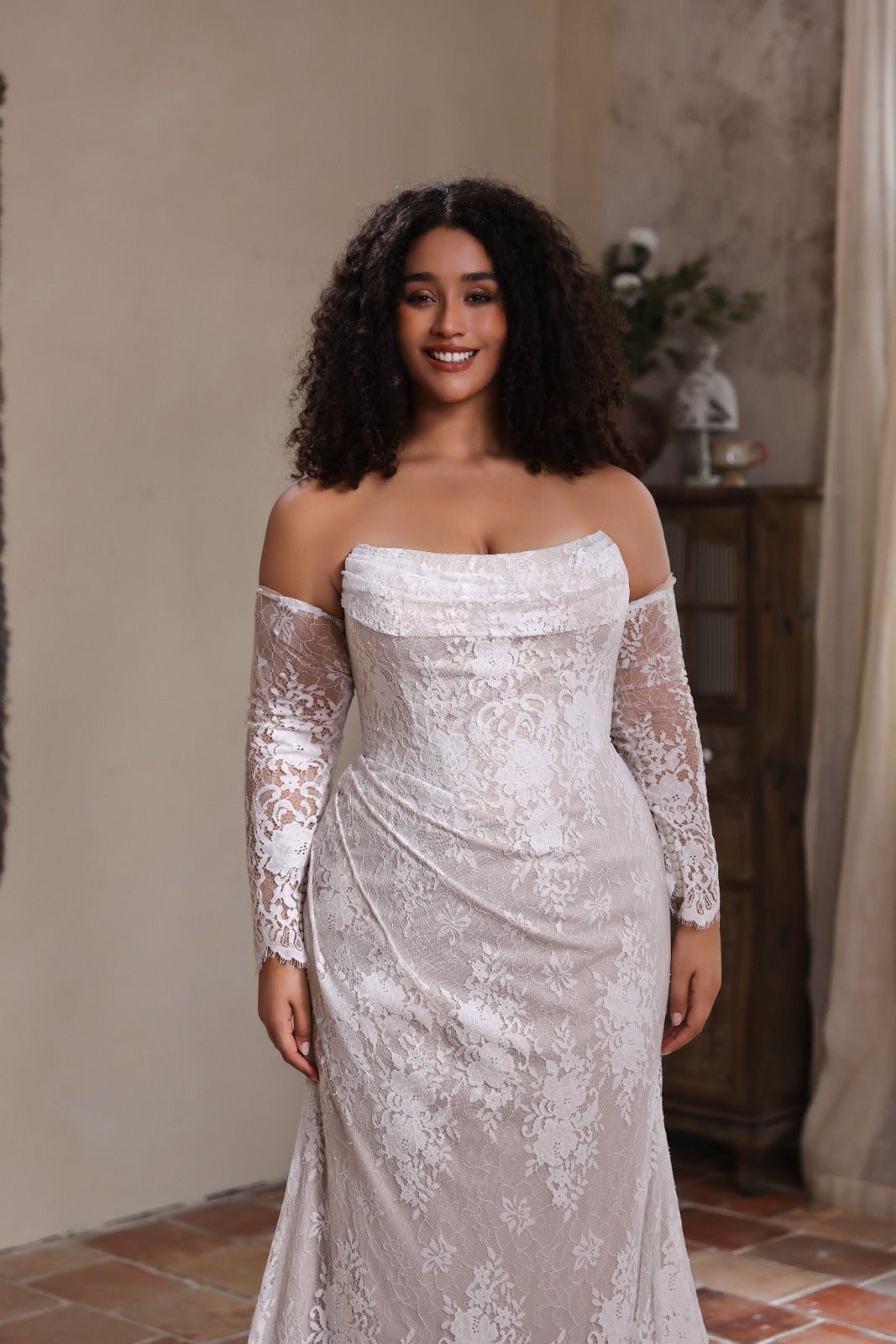 SOLENE Chantilly lace fitted gown - Reflections Bridal Studio