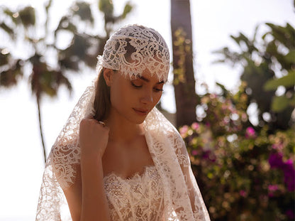 #BELYSSIA Fitted strapless lace bridal gown