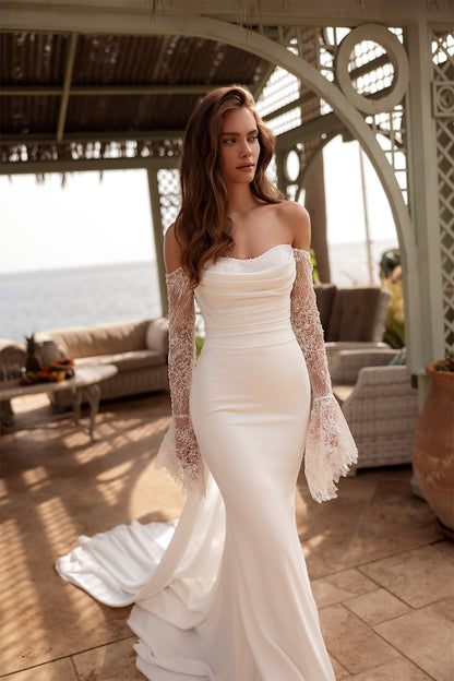 #DELINE Crepe gown with lace details