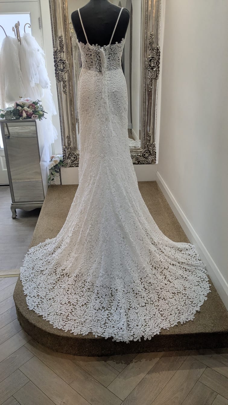 JULIETTE Size 8 - Reflections Bridal Studio