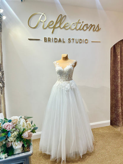 LINZI Size 10 - Reflections Bridal Studio