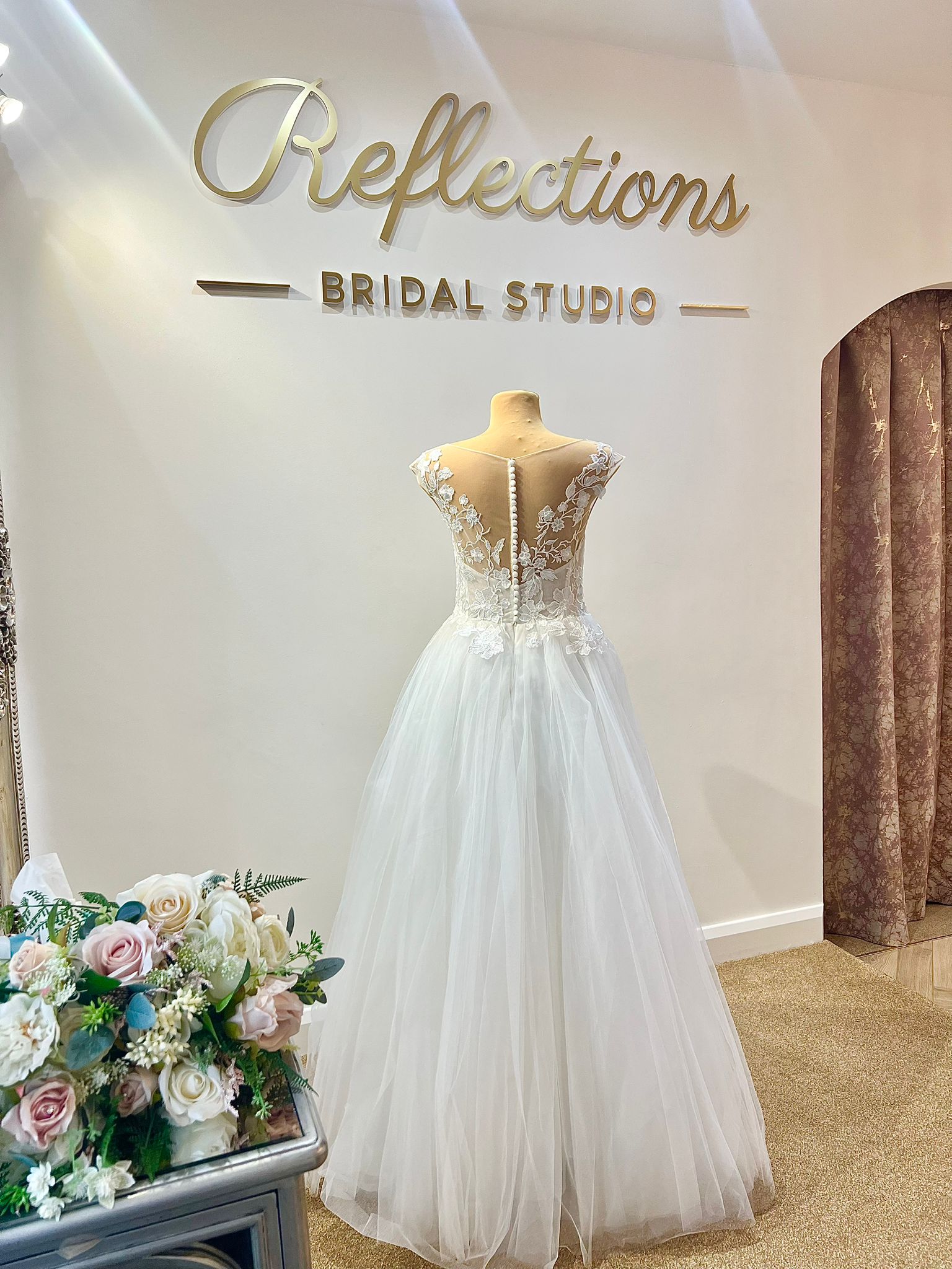 LINZI Size 10 - Reflections Bridal Studio