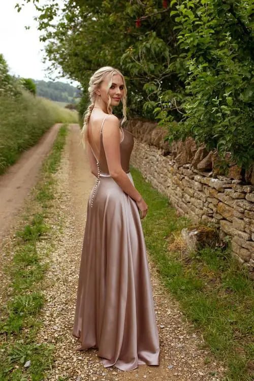 M480 - Reflections Bridal Studio