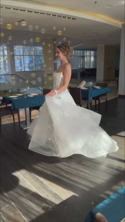 #MALLOW Semi-transparent with lace appliqués