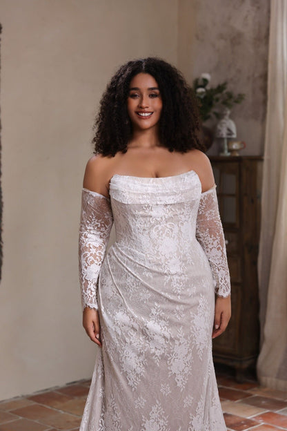 SOLENE Chantilly lace fitted gown - Reflections Bridal Studio