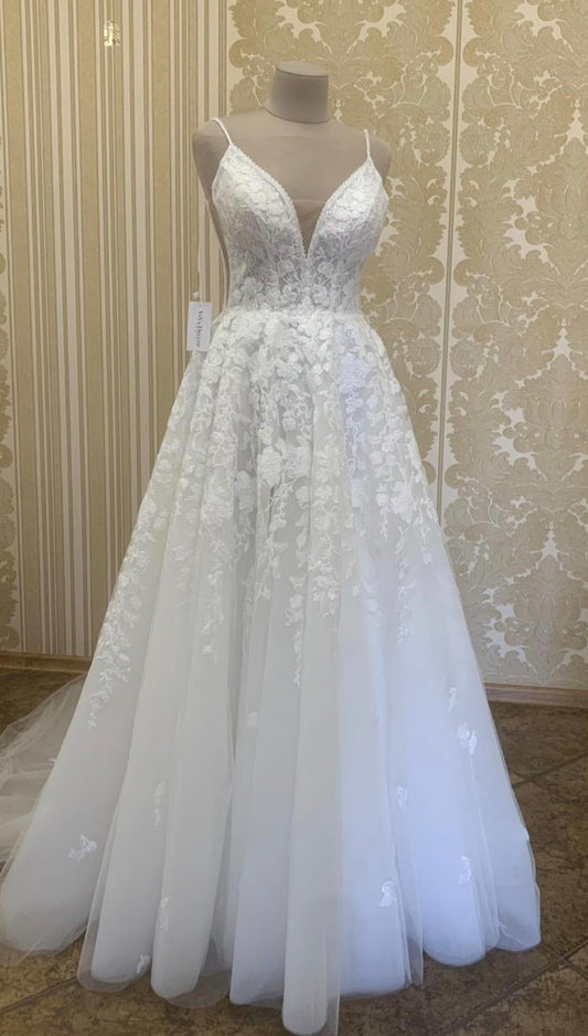 VERITY Size 12 A-line lace and tulle - Reflections Bridal Studio